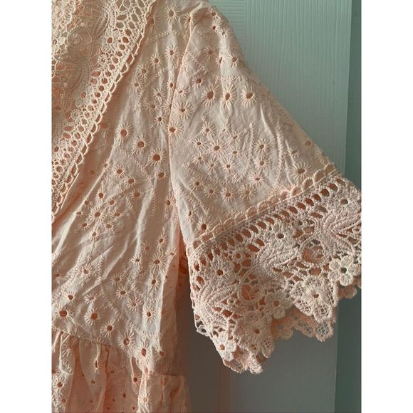 NWOT embroidered blouse - Picture 3 of 4